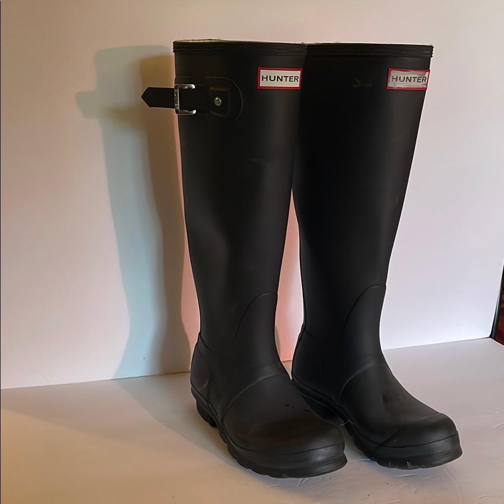 Hunter Classic Black Waterproof Boots - Picture 2 of 7